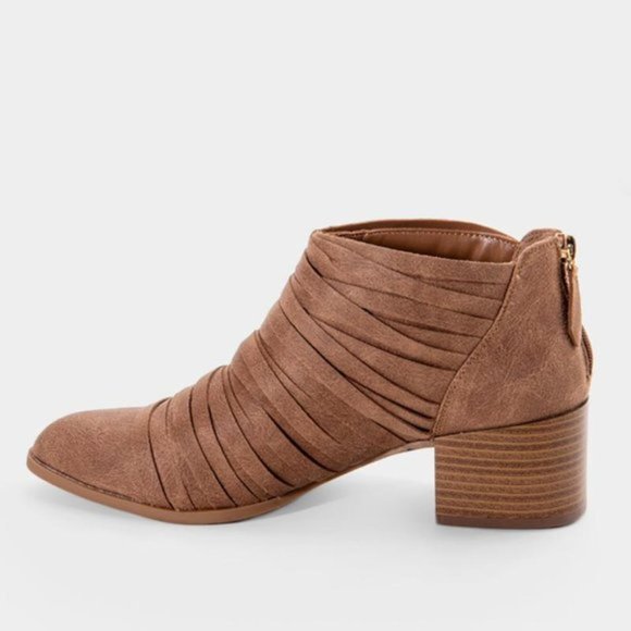 Fergalicious | NWT Iggy Strappy Ankle Bootie - Picture 4 of 9